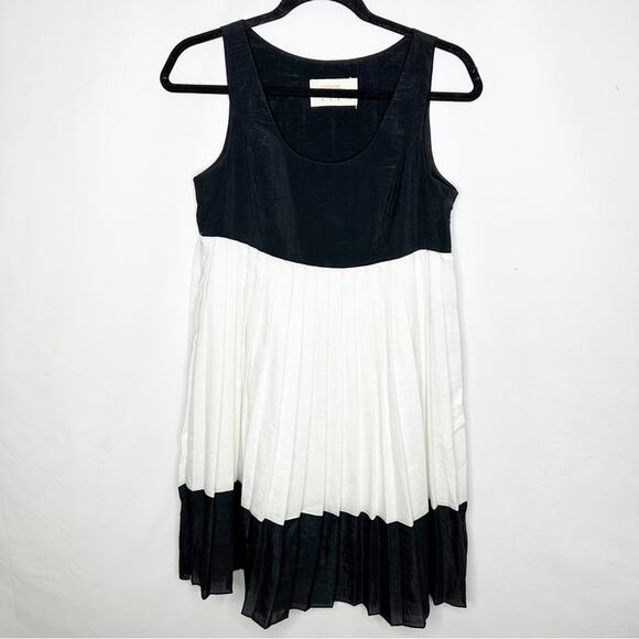 RENEE C. Colorblock Pleated Dress in Small - Picture 1 of 4